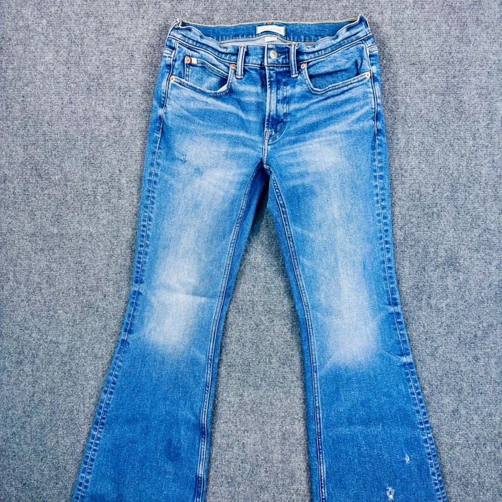 American Eagle AE77 Low-Rise Flare Jeans Womens 6 Med Wash Distressed Blue Y2K